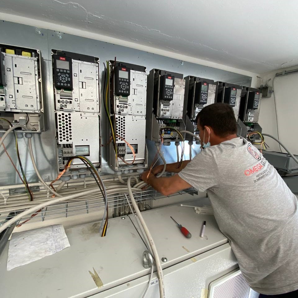 Omega Solution Impianti elettrici industriali Nord italia