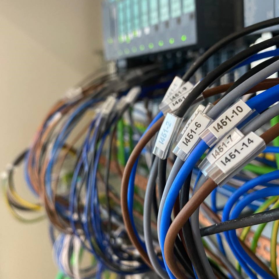 Elettricisti specializzati impianti industriali e domestici italia -2